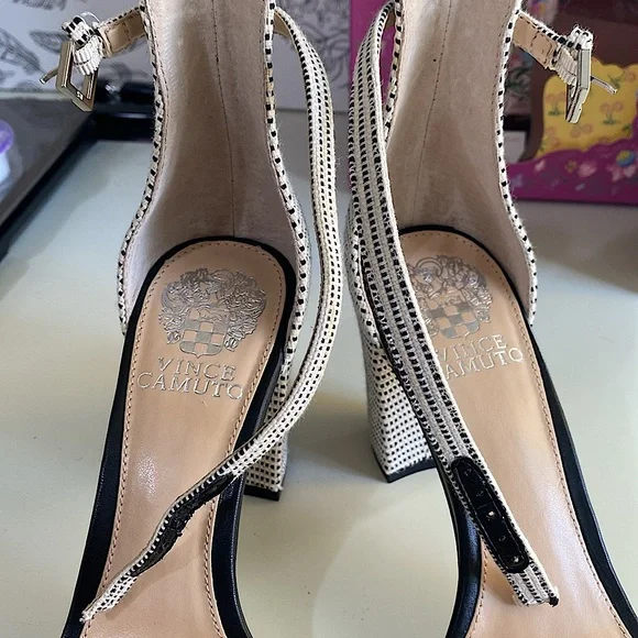 VINCE CAMUTO Sandals VC Corlina Striped Canvas Heels for Women Sz 7 / 37 - Picture 5 of 7